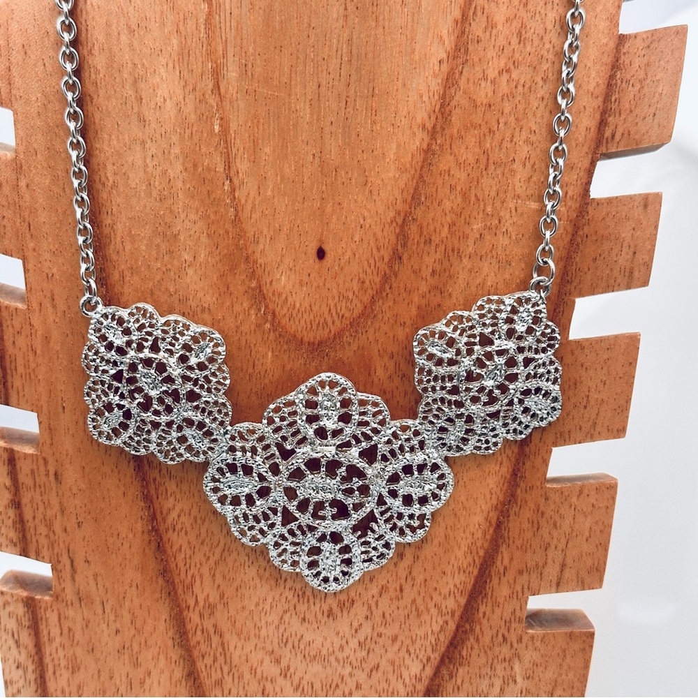 Vintage Filigree Bib Statement Necklace Silver Toned